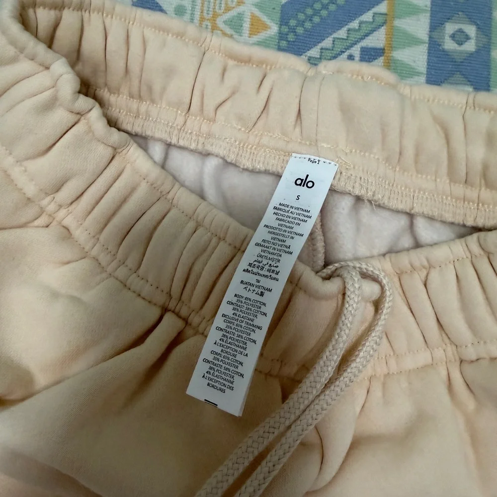 ALO Yoga Full Zip Hoodie And Sweatpant Set Oat Milk Size S